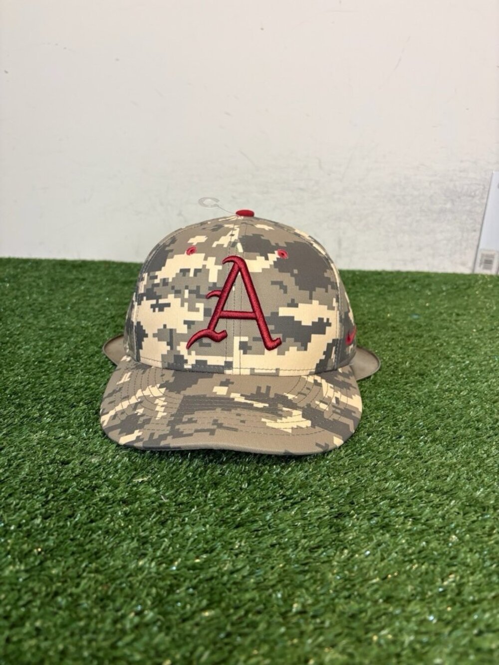 Arkansas Razorbacks hat cap fitted 7 1/4 digital camo nike true breathable mens